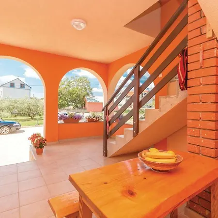 Three-bedroom In Apartment Paljuv